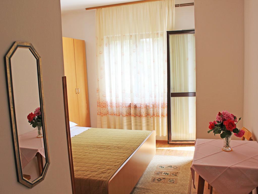 Rooms Teklic ロヴィニ 部屋 写真