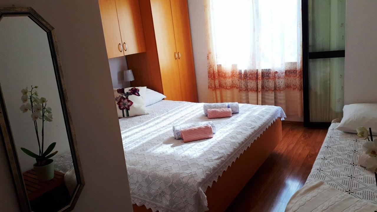 Rooms Teklic ロヴィニ エクステリア 写真